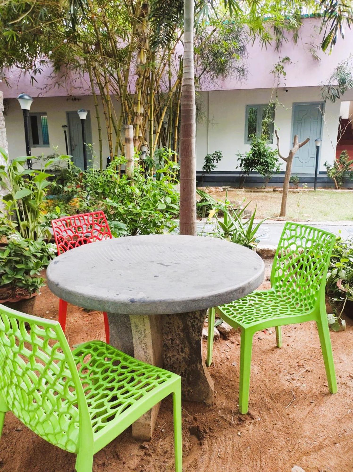 The Well Beach Side Guest House Auroville Esterno foto