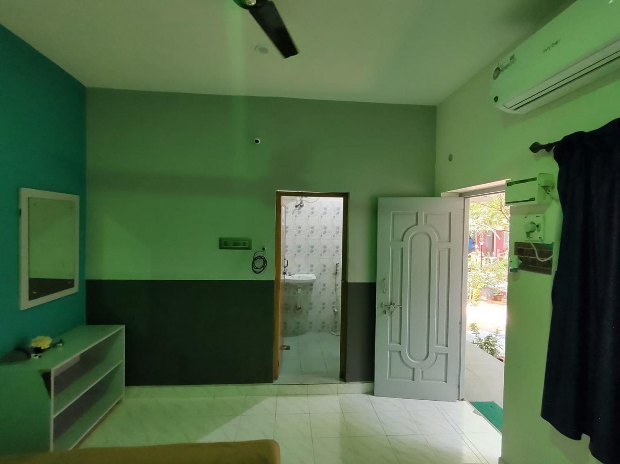 The Well Beach Side Guest House Auroville Esterno foto